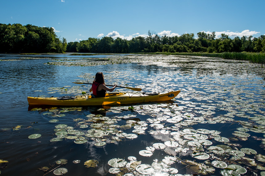 Kayak au parc de la Rivière-des-Mille-Iles © André Chevrier