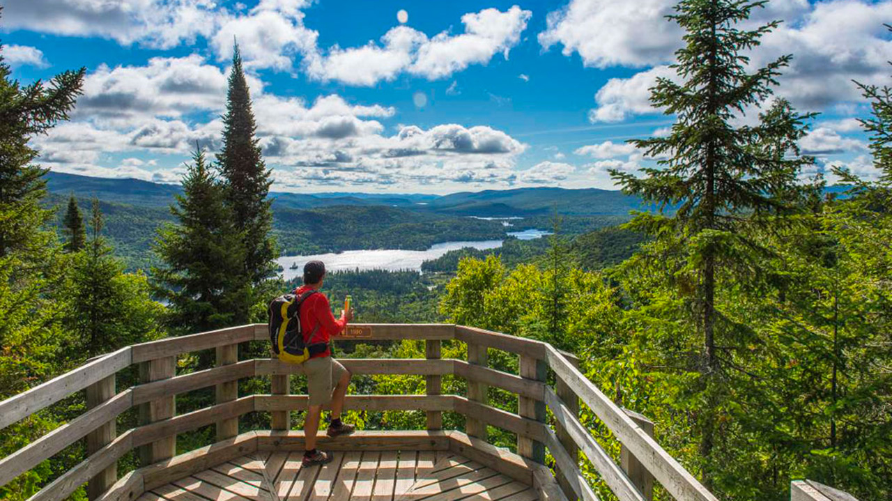 Randonnée dans le parc national du Mont-Tremblant © Steve Deschenes - Sepaq