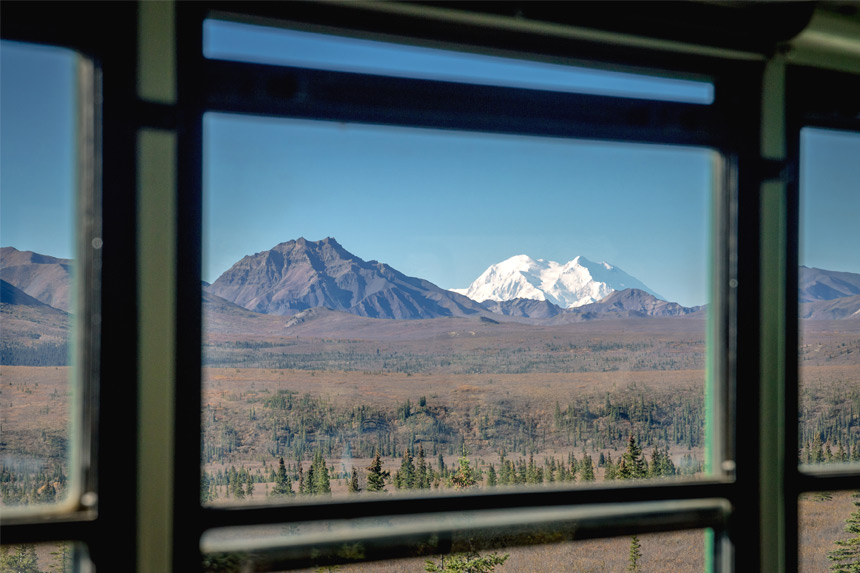 Le Mont Denali depuis le bus © Giantrabbit, Shutterstock